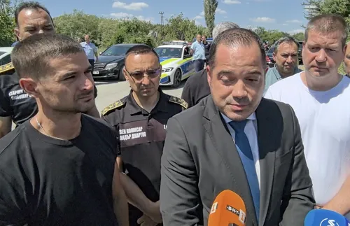 Калин Стоянов: Чехия изпраща два хеликоптера за борба с пожарите, чакаме помощ и от Румъния - СНИМКИ - ВИДЕО