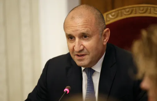 Радев ще удостои с Почетен плакет волейболестките ни