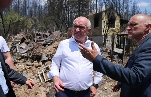 Димитър Главчев за пожарите: Ситуацията, макар и извънредна, е овладяна - СНИМКИ - ВИДЕО