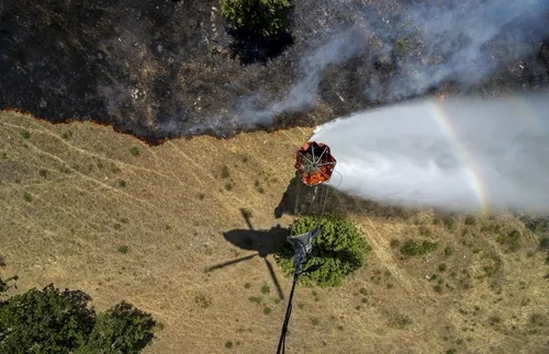 Остава критична ситуацията с пожара на границата между България и Гърция