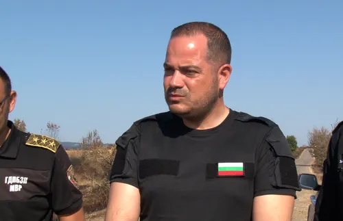 Калин Стоянов ще обследва пожара при границата с Гърция от въздуха