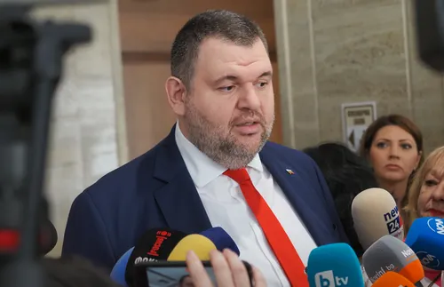 Пеевски изпрати в МВР, Прокуратурата и ДАНС доклада за корупцията в Агенция “Митници”