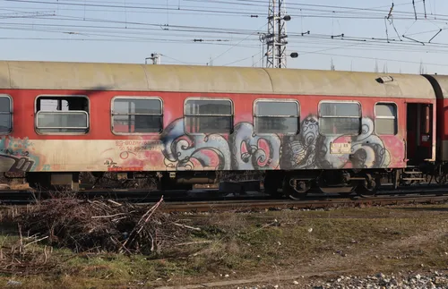 Бързият влак София-Варна дерайлира в района на гара Своге