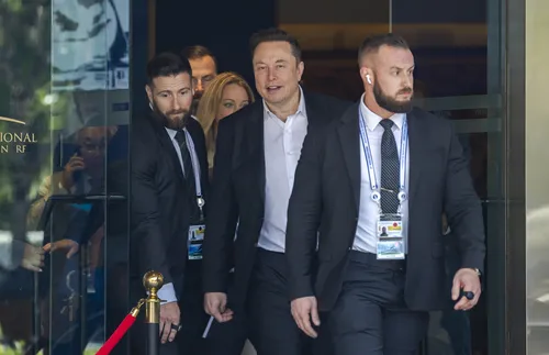 Мъск обяви за мъртъв сина си, който смени пола си