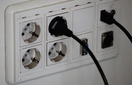 Удължава се действието на решението за тавана на пазарните приходи за производителите на ток