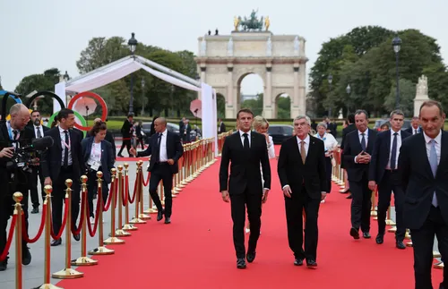 Уникална откриваща церемония дава старт на Олимпийските игри в Париж