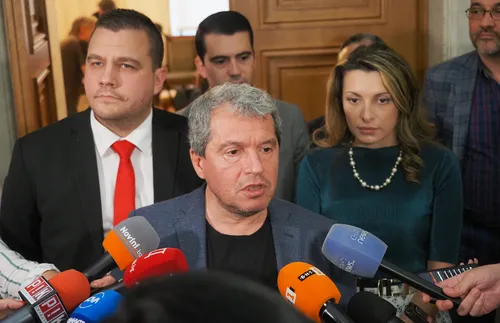Тошко Йорданов: Нямаме намерение да сваляме председателя на Народното събрание - СНИМКИ - ВИДЕО