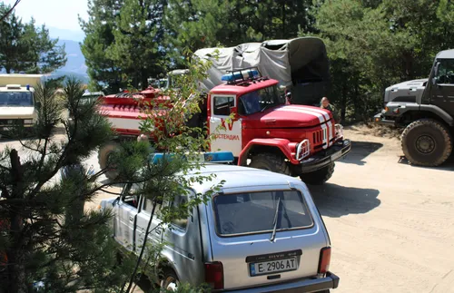 Военнослужещи от Сухопътните войски и ВВС участват и днес в гасенето на големите пожари в страната