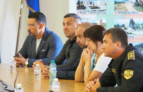 Следователи влизат във взривените складове за фойерверки край Елин Пелин