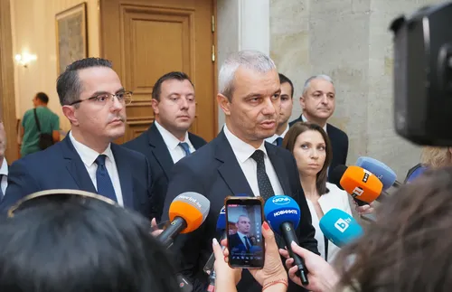 "Възраждане" с два въпроса след връщането на третия мандат