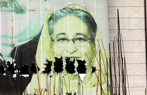 Бившият премиер на Бангладеш Халеда Зия беше освободена от домашен арест