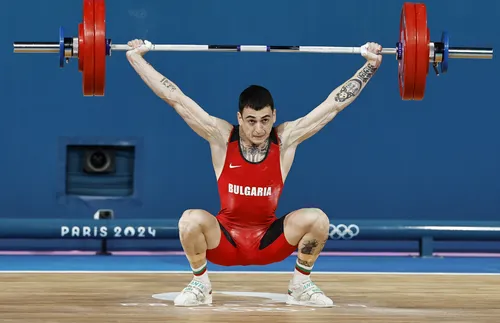 Иван Димов отпадна от битката в щангите след три неуспешни опита в изхвърлянето - подробности - СНИМКИ