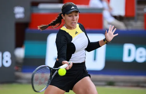 Пегула с успешно начало на защитата на титлата в Канада