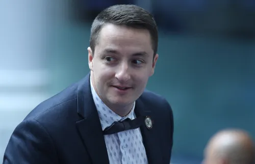 Бой в парламента: Коста Стоянов от "Възраждане" нападна Явор Божанков от ПП-ДБ