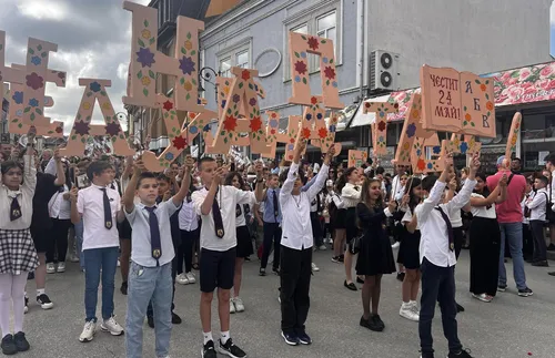 Над 89 800 заявления за еднократна помощ за ученици са подадени за месец