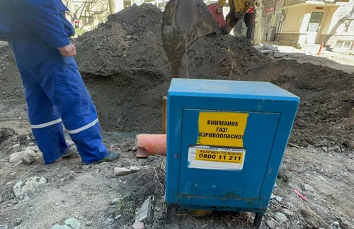 Спукан газопровод временно спря работата на открит пазар в Бургас