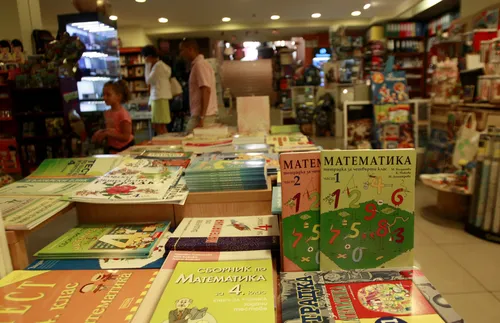 НС отхвърли да има само един учебник по предмет за всеки клас