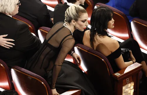 Лейди Гага направи очакваното си завръщане с колаборация с Бруно Марс