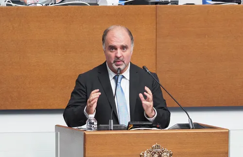 Найден Тодоров: Поради трагикомичното заплащане има недостиг на музиканти в държавните оркестри