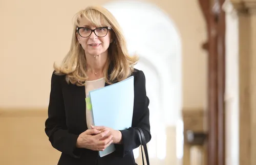 Грънчарова подаде сигнал до Сарафов за натиск - СНИМКИ - ВИДЕО