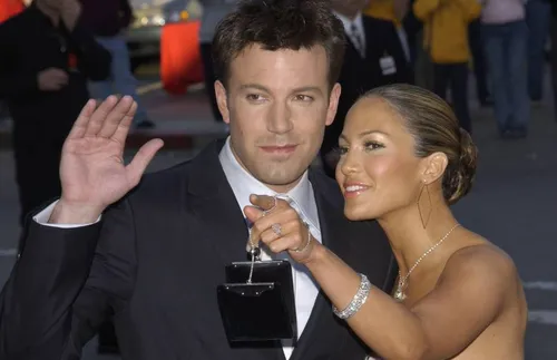 Дженифър Лопес подаде собственоръчно документи за развод с Бен Афлек