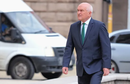 Димитър Главчев влезе в президентството за среща с Радев - СНИМКИ - ВИДЕО