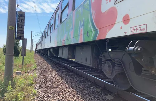 Над два часа закъсня влакът Бургас-София заради дим в локомотив на гарата в морския град