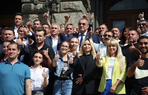ДПС - Доган внесе документи за самостоятелно участие на изборите - подробности
