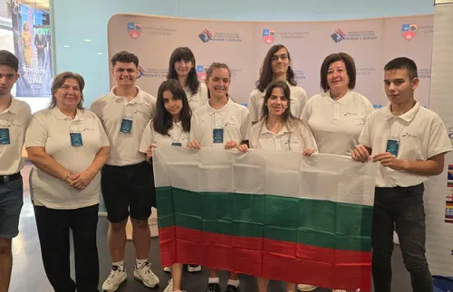 Българският отбор взе злато и сребро от Международната олимпиада по английски език IELO - СНИМКИ