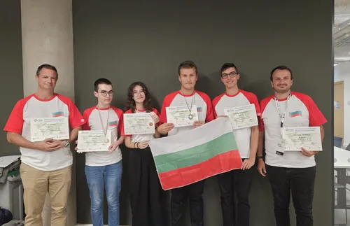 МОН връчва националните дипломи на отличниците на България