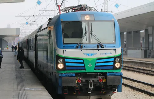 Ученици, студенти и докторанти могат да използват 50% намаление за пътуване с влак