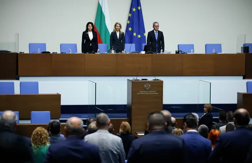 Депутатите се събират на извънредно заседание във вторник