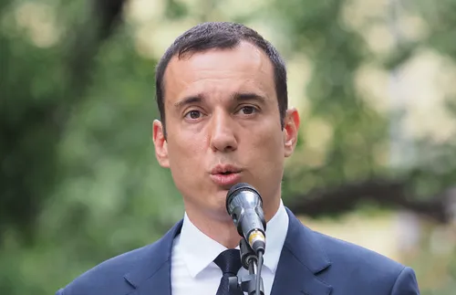 Неучебен, но присъствен: Васил Терзиев се извини за подписаната в последния момент заповед