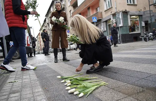 Протест преди делото за смъртта на Филип блокира за кратко движението пред Съдебната палата в София