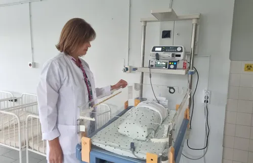 Изоставеното в Айтос бебе е със стабилни показатели - подробности - СНИМКИ