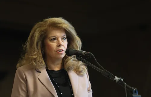 Илияна Йотова към студентите в СУ: Трябва да бъдеш цветен сред множество сиви хора - СНИМКИ