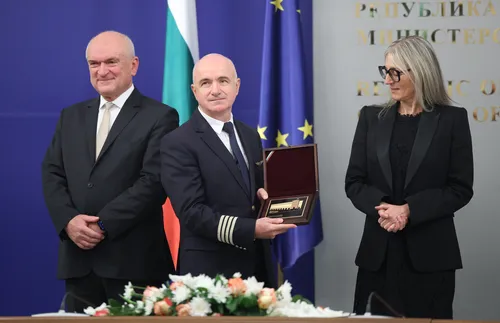 Главчев към Авиоотряда, евакуирал българите от Ливан: Показахте професионализъм, човечност и кураж - СНИМКИ