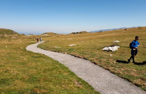 Почистиха циркуса на Седемте рилски езера, започва възстановяване на туристическите пътеки към тях - СНИМКИ