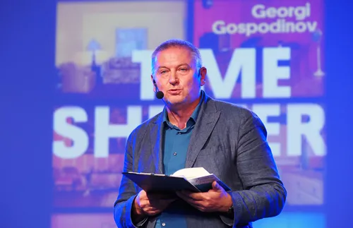 Писателят Георги Господинов получава френския орден на изкуствата