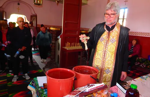 Кръст от Йерусалим осветиха на храмовия празник в Долна Студена - СНИМКИ