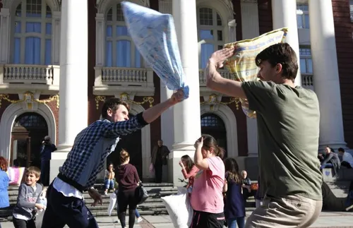 Иван Николов: Глухите децибели на тишината около Народния театър „Иван Вазов“