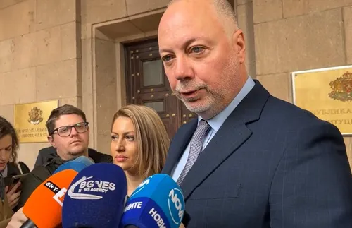 Росен Желязков: Подадохме искане за тълкуване на основния закон с три въпроса, утре ще внесем и второ