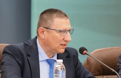 Как да спрем политическата криза да засегне съдебната власт