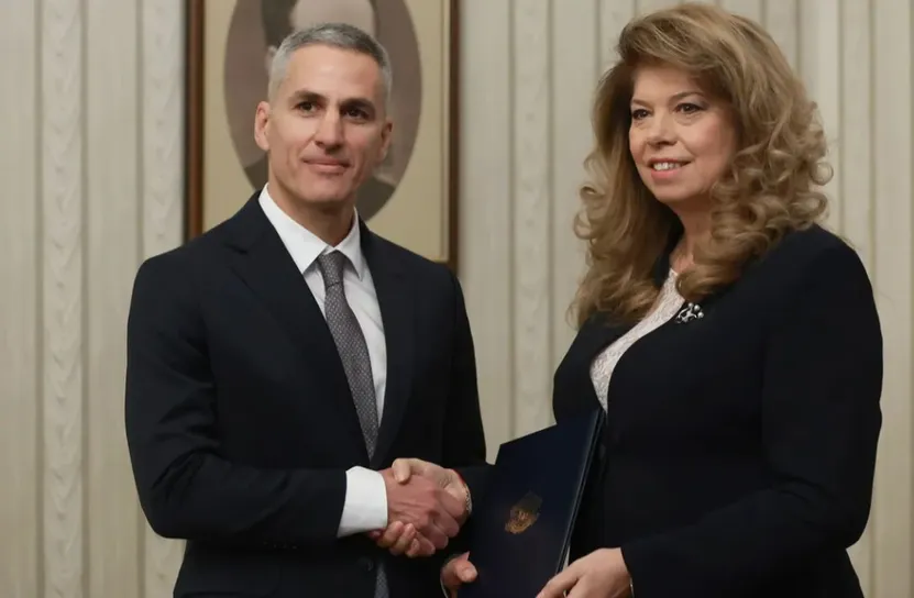 Йотова дава една седмица на Гюров за състав на служебен кабинет