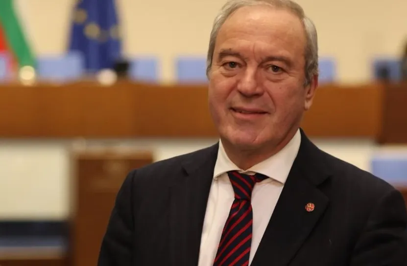 Виктор Папазов: Конституцията ясно посочва, че сме парламентарна република, а не банкова