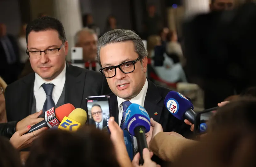 Тома Биков: Радев води скъпа кампания без субсидия, залага на „абстрактна“ борба с олигархията