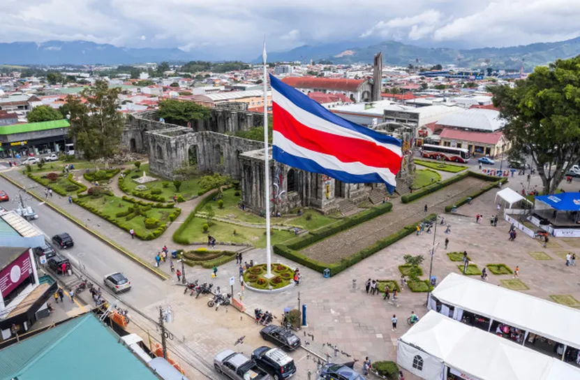 Коста Рика ще приема депортирани от САЩ мигранти