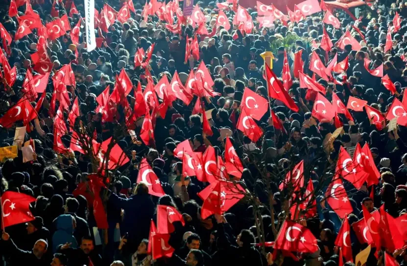 Масови протести в Турция след ареста на Имамоглу