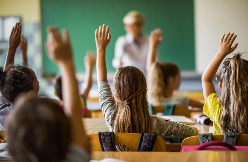 Учителските заплати ще се увеличат с 15% от 1 март